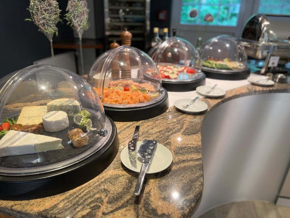 埃姆昂特斯酒店 Bantikow 外观 照片