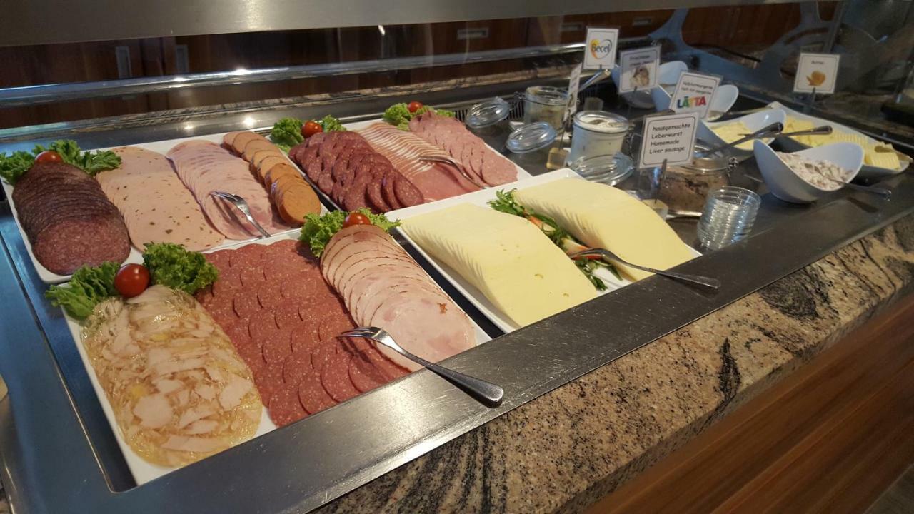 埃姆昂特斯酒店 Bantikow 外观 照片